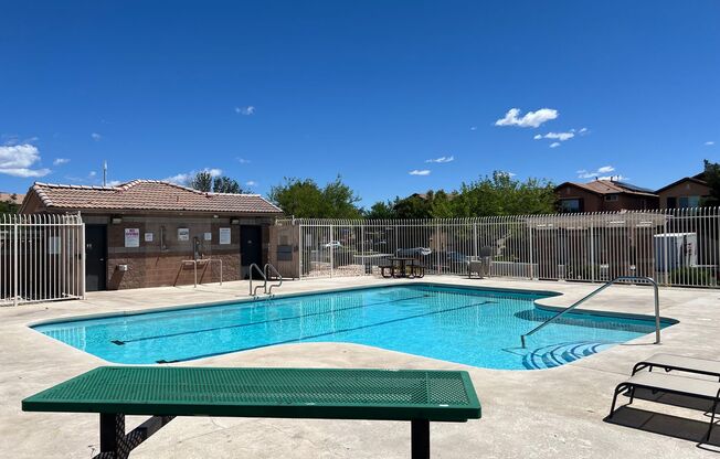 Recently renovated 4br home in neighborhood with pool and playground