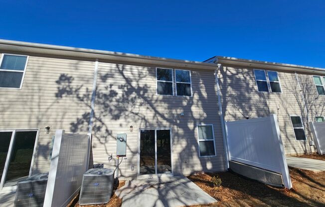 Modern 3-Bed / 2.5-Bath Townhome — in Trivium, Newton