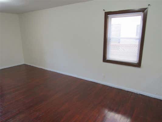 2 beds, 1 bath, 979 sqft, $2,500