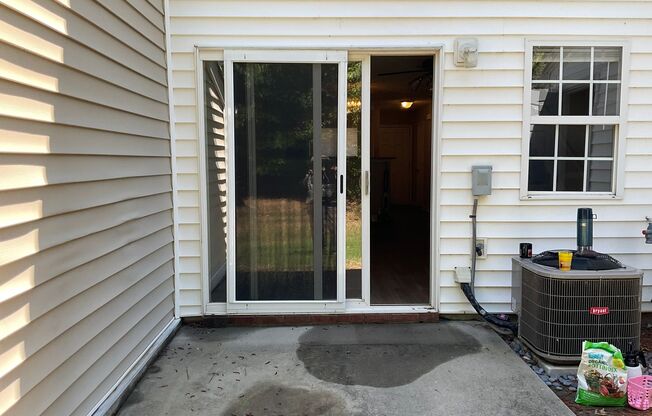 Townhome with 2 Bedrooms, 2.5 Baths