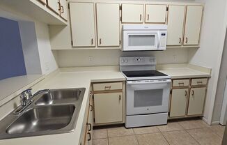 $500 off the first month’s rent!!