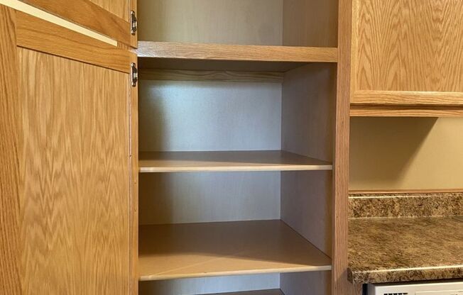 1 bed, 1 bath, 850 sqft, $990, Unit 4-412