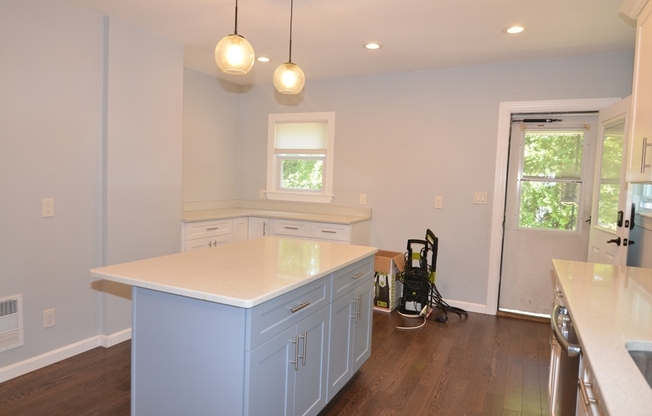 32 HILLSIDE RD