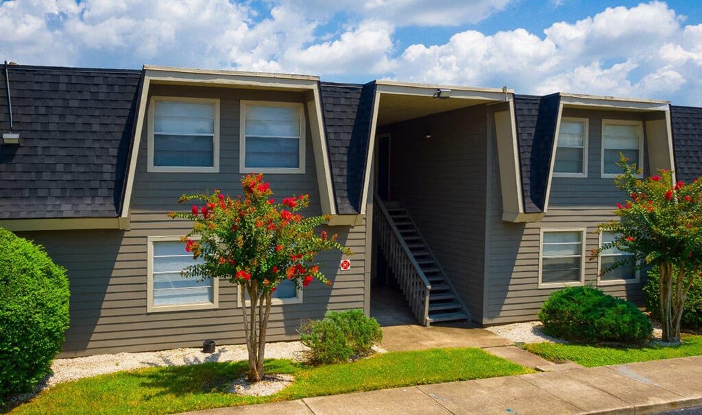 Welcome to Auburn Glen Apartments in Jacksonville