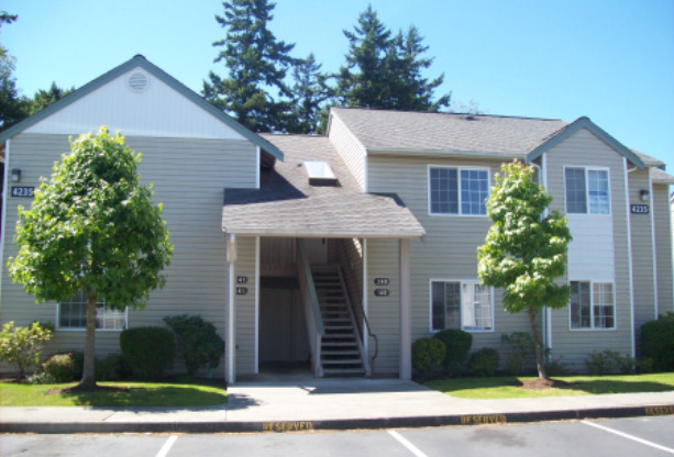 2 Bedroom 1 Bath Condo in Cordata Area!