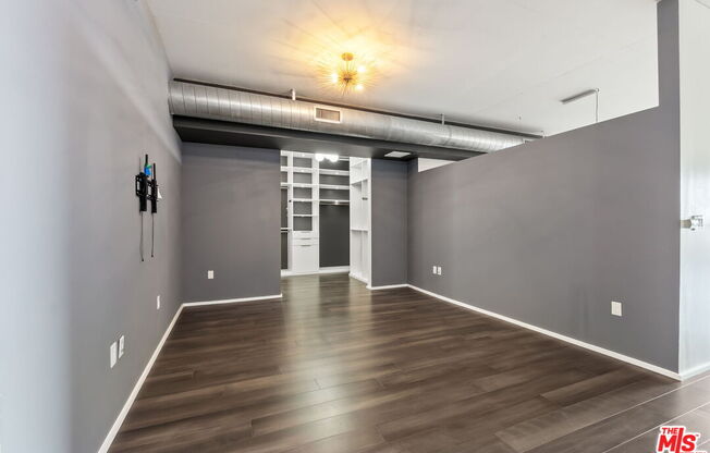 1 bed, 2 baths, 1,200 sqft, $3,495, Unit 716