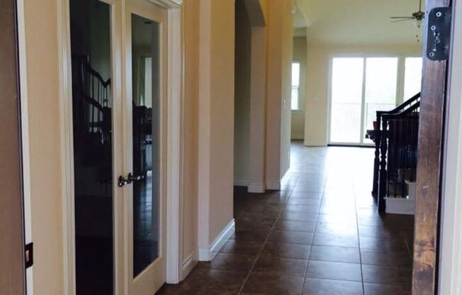 Make This Pflugerville Residence Your New Home!!