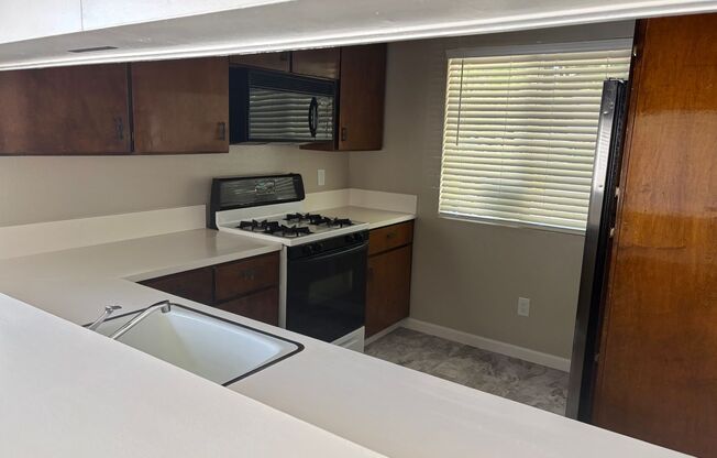 CUTE AS A BUG!  Super private Eldorado Hills 2/2.  Please reference ad for viewings!