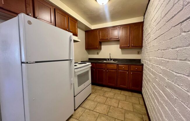 Wonderful 1BR in Lovely Location! Beautiful Exposed Brick Accent Walls Throughout Unit!