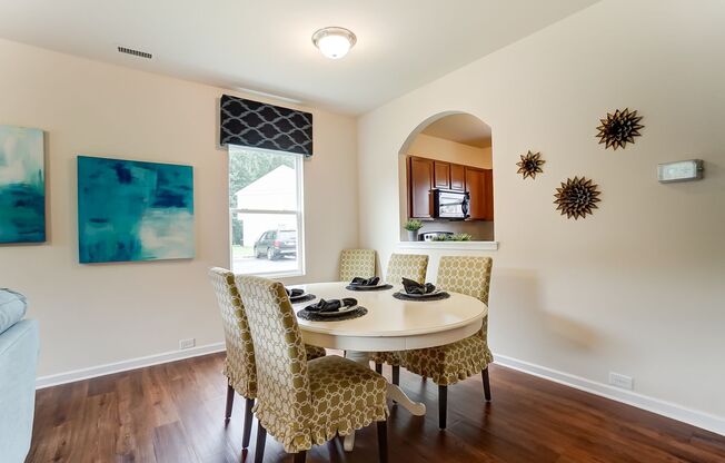 3 beds, 2.5 baths, 1,320 sqft, $1,550, Unit 2533 RRD