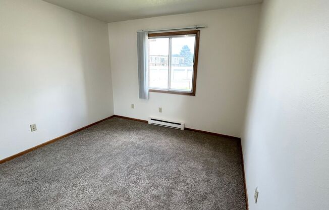 2 beds, 1 bath, 850 sqft, $810, Unit 2542-302