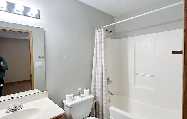 2 beds, 2 baths, $1,650