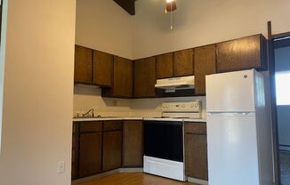 1 bed, 1 bath, 576 sqft, $1,075, Unit 5