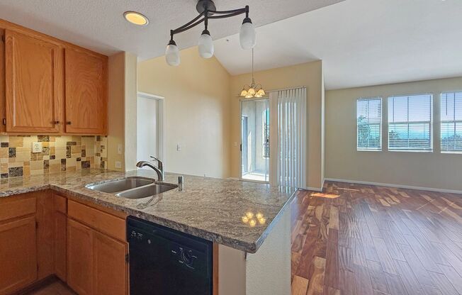 Charming 2BR/2BA Condo in Chula Vista!