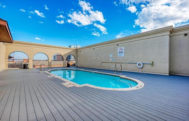 2/2 Condo Near UT!