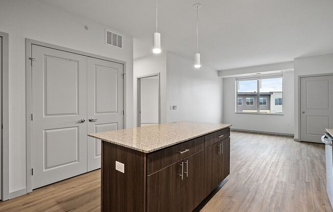 1 bed, 1 bath, 1,015 sqft, $1,995, Unit 410
