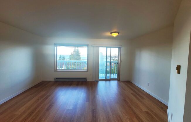 2 beds, 1 bath, $1,795, Unit # 203