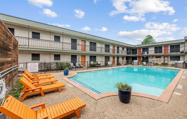 2 beds, 1.5 baths, 810 sqft, $832, Unit 207