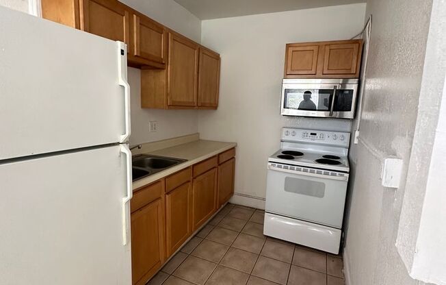 1 bed, 1 bath, $750, Unit 207