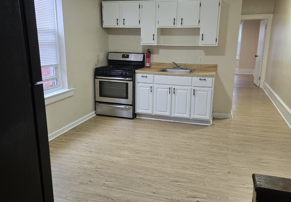 1306 W HUNTING PARK AVE