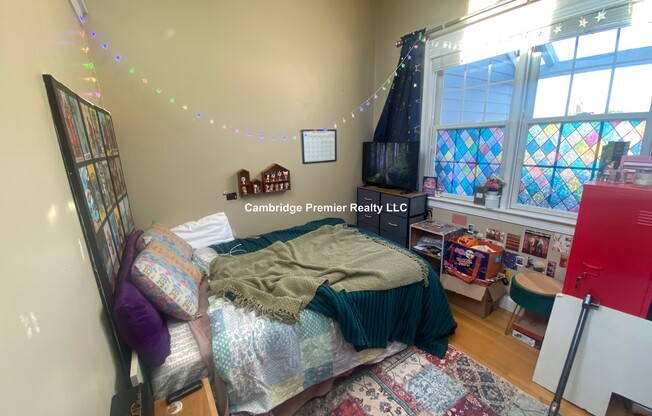 325 ELM ST