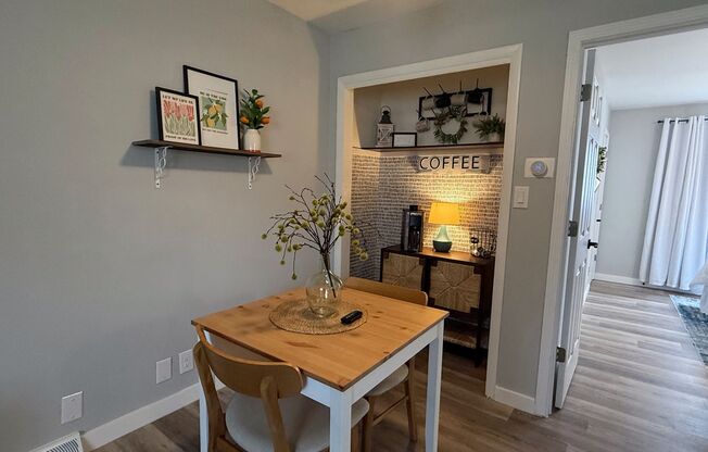 1 bed, 1 bath, 550 sqft, $1,300, Unit 1202