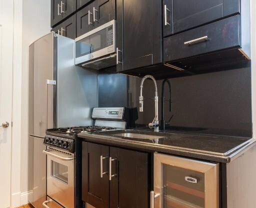 2 beds, 1 bath, $3,995, Unit 3FE