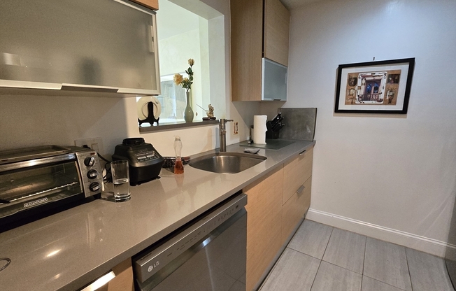 1 bed, 1 bath, 652 sqft, $3,000, Unit 214