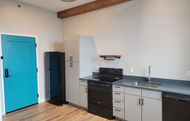 Studio, 1 bath, 354 sqft, $1,525, Unit 112