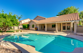 Stunning 5 BR 3 Bath in ideal Scottsdale location!