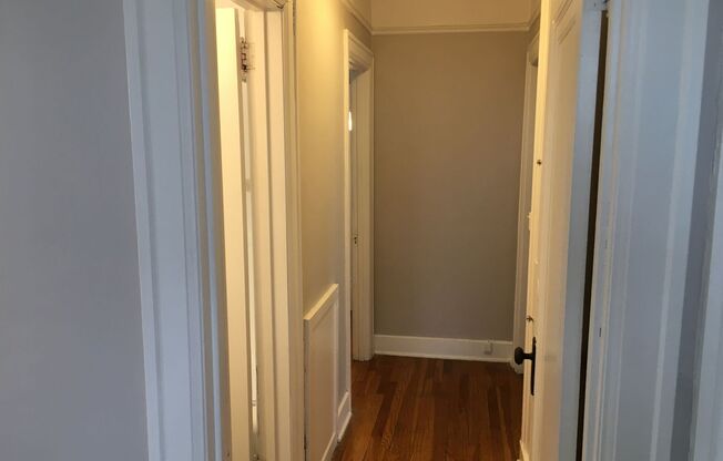 2 beds, 1 bath, 962 sqft, $1,475, Unit 3C