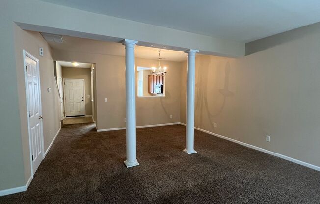 3 beds, 2.5 baths, $1,595