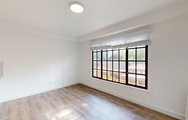 555 BUENA VISTA AVE W