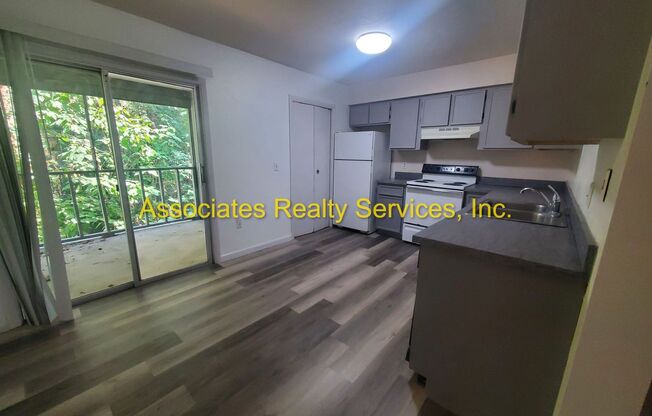 2 beds, 1 bath, 859 sqft, $900, Unit Unit C- MR107-03