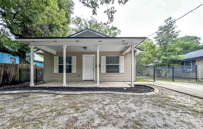 1329 PALMETTO ST