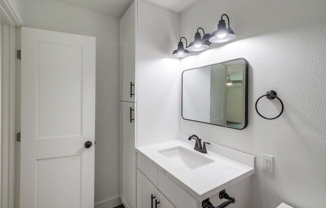 1 bed, 1 bath, 576 sqft, $2,495, Unit 34