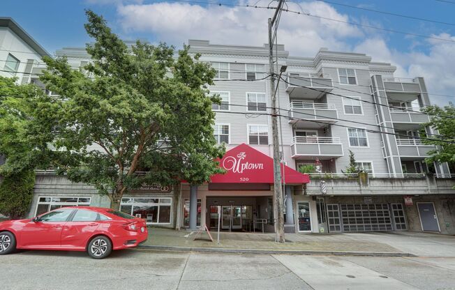 Charming 1 bedroom, 1 bathroom Queen Anne condo