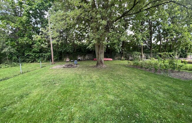 Large 2 Bedroom home with a Garage