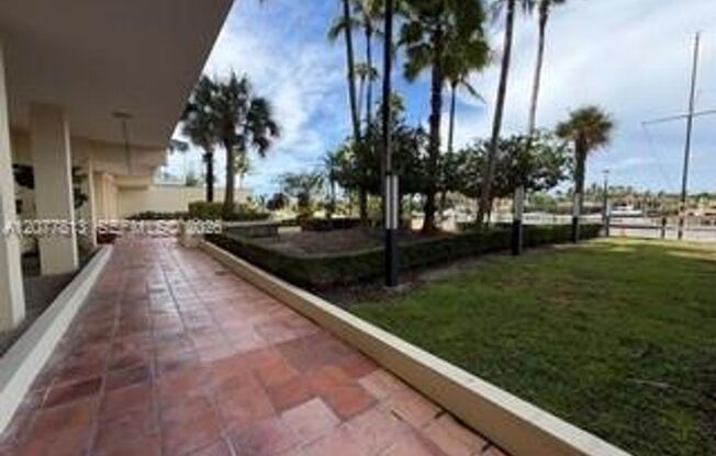 2 beds, 2 baths, $4,500, Unit # 15 J