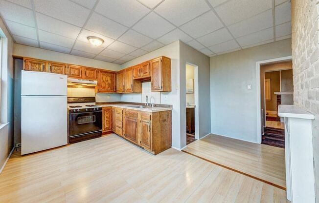 Beautiful 4 bedroom home in Mt. Oliver available July 15th!