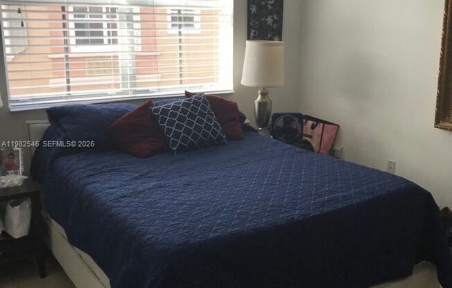 2142 SIENA WAY HOLLYWOOD, FL 33021