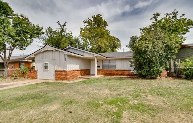 3 Bedroom 1.5 Bathroom w/ Extra Garage Converted Room