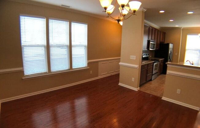 Highland Creek End-unit Townhome!