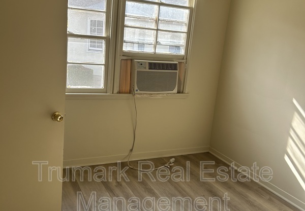 1447 E BROADWAY