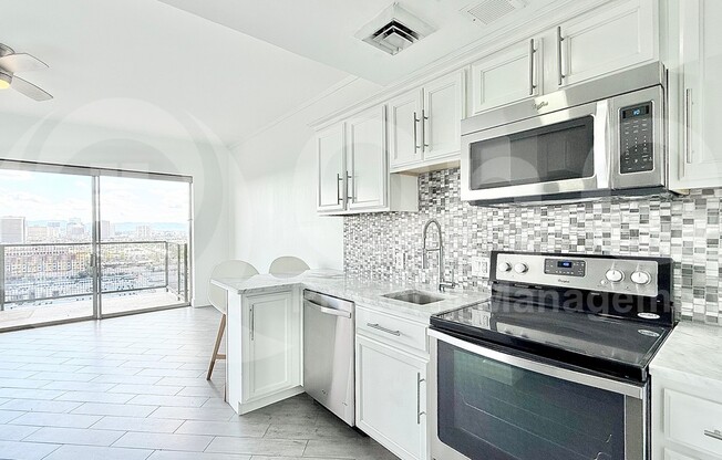 1 bed, 1 bath, 602 sqft, $2,000, Unit 16E