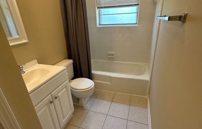 3 beds, 2 baths, $1,595