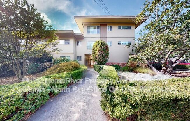 1135 GRAND AVE