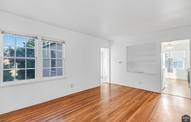 1352 OCEAN PARK BLVD