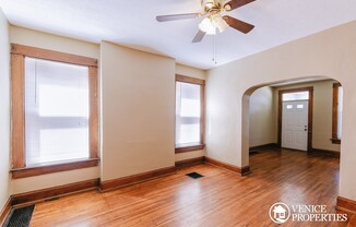 5 beds, 2 baths, $2,795, Unit 2172 Summit