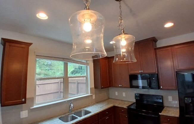 3 beds, 2.5 baths, $2,195